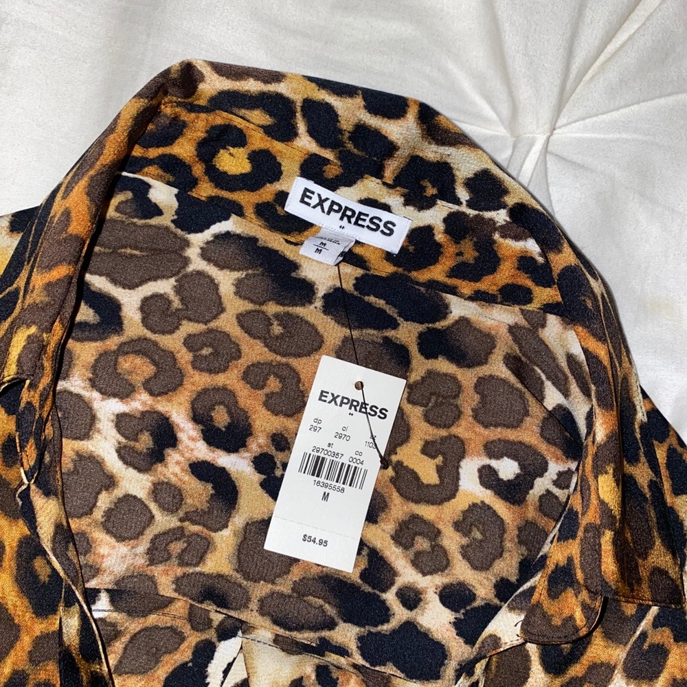 Express Leopard Blouse - Picture 4 of 4